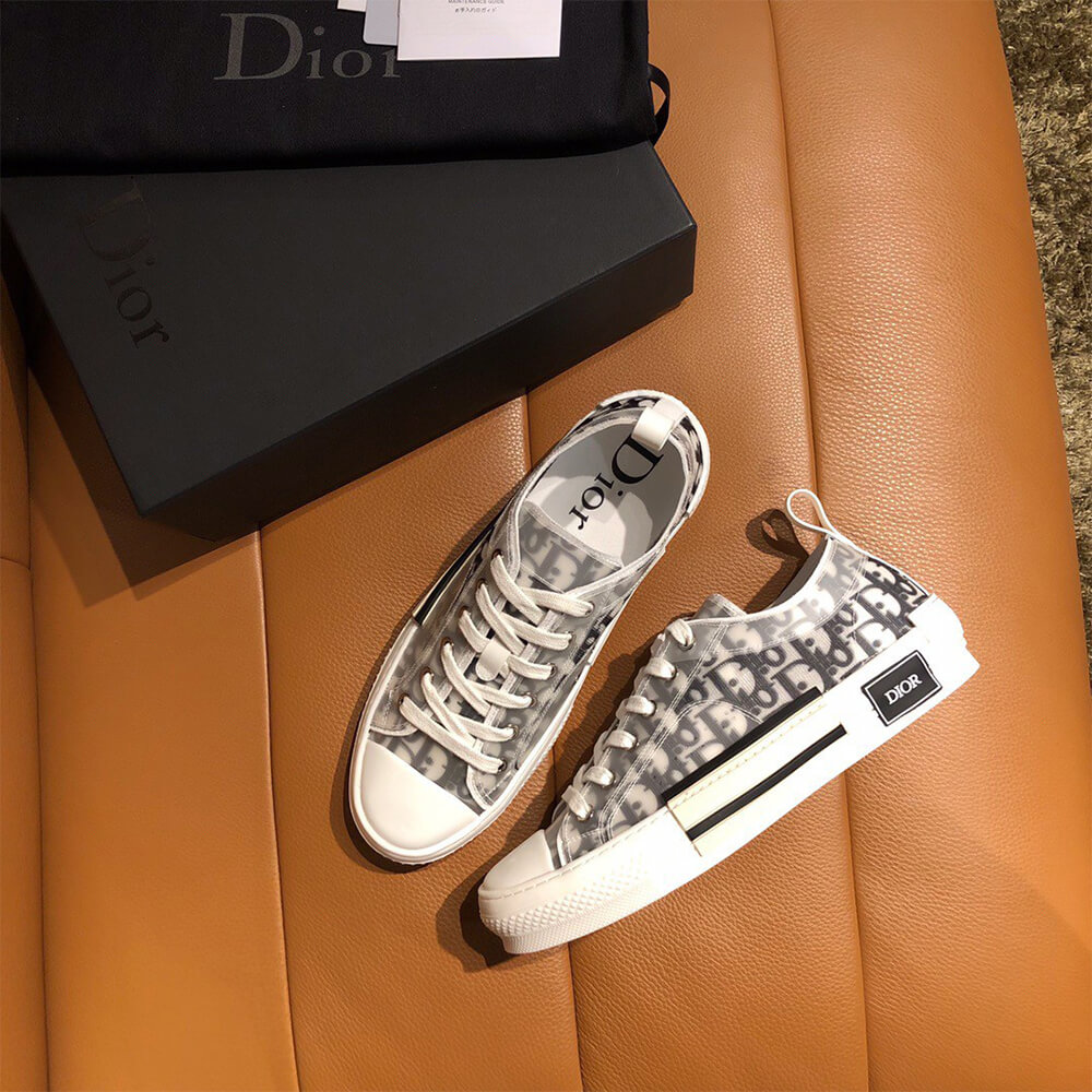 B23 LOW-TOP SNEAKER
