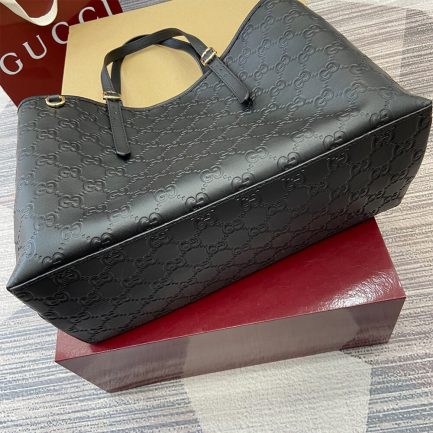 GG Emblem large tote bag